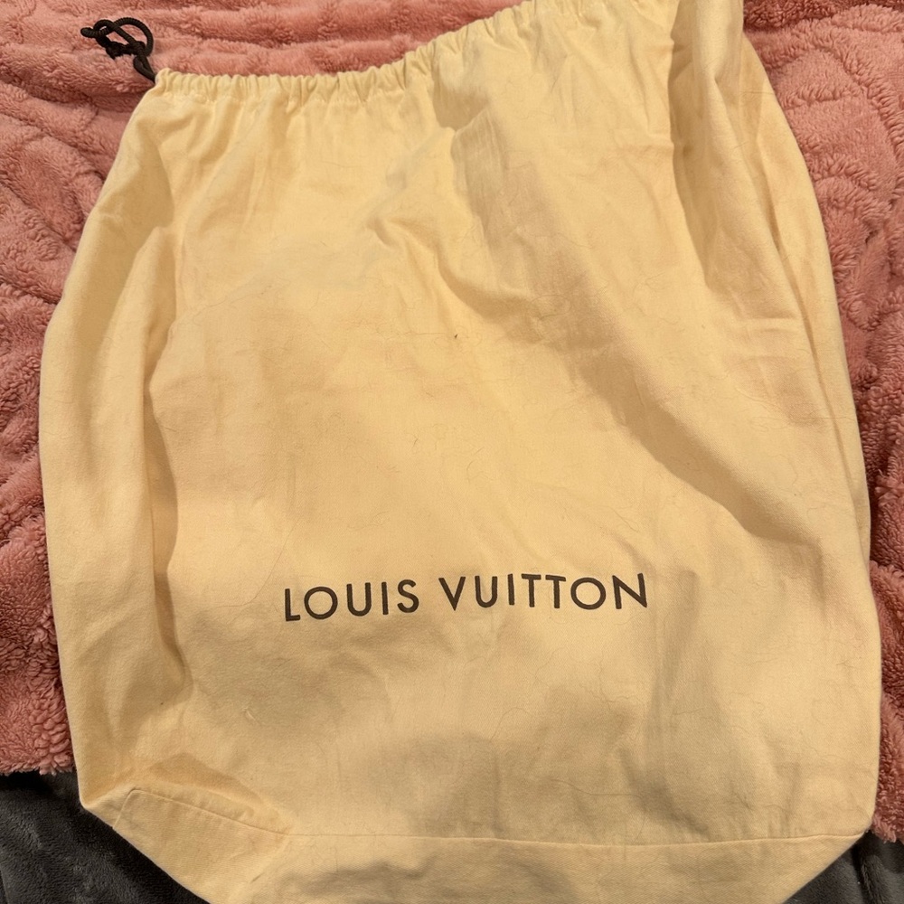 Louis Vuitton, dust bag drawstring